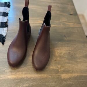 Brown Chelsea Boots